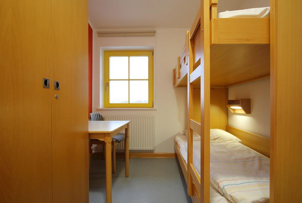 Zweibettzimmer mit Gemeinschaftsbad